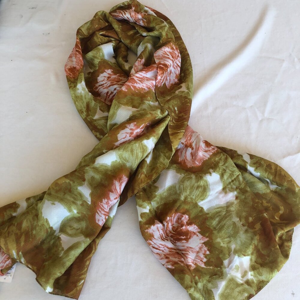 Talbot's NWT Floral Oblong 100% Silk Scarf/shawl 36" x 68" Pink & Dark Green